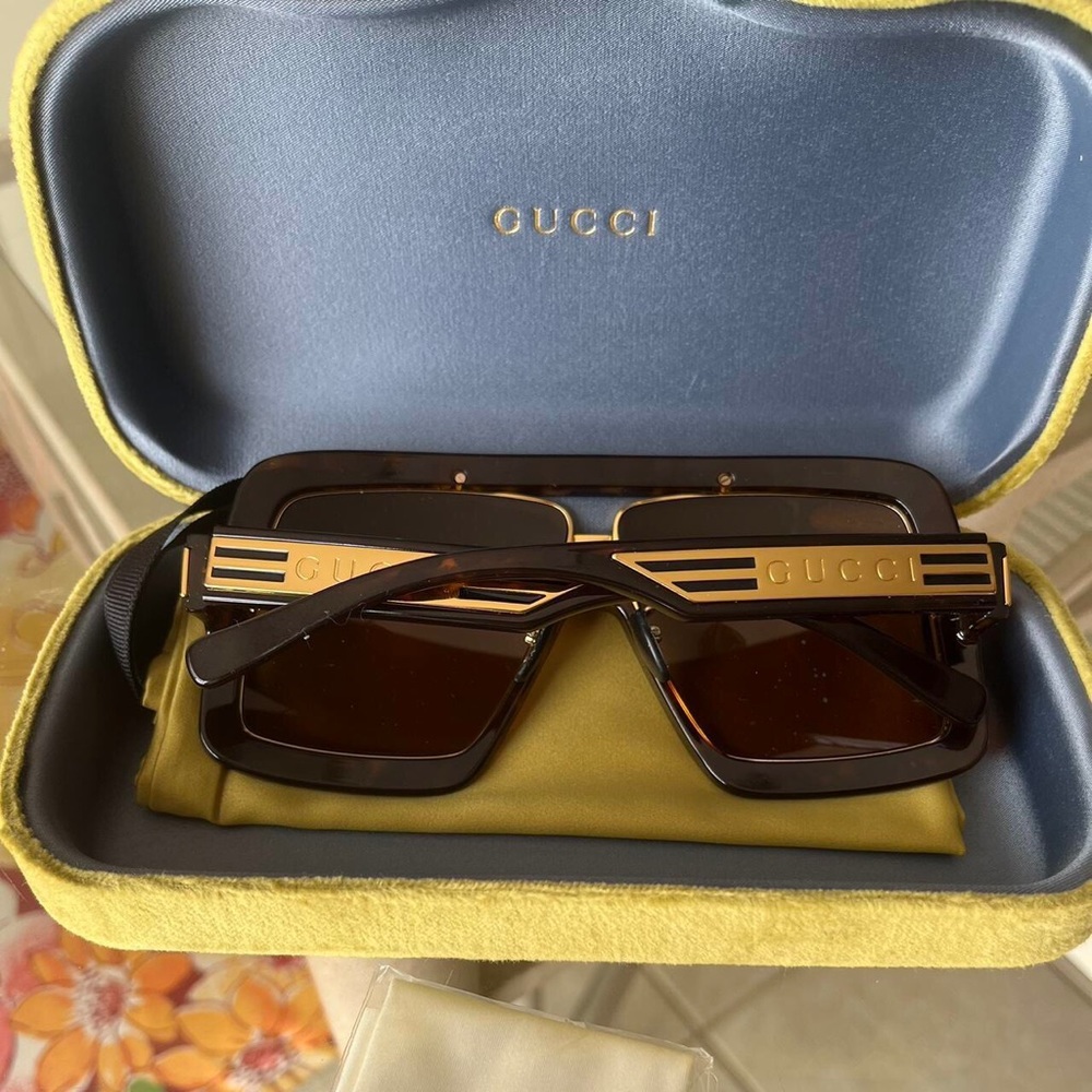 GUCCI sunglasses